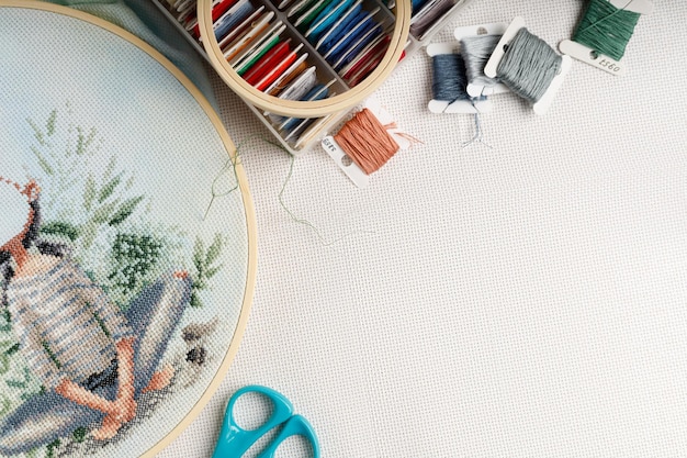 haftowana tkanina w pracowni